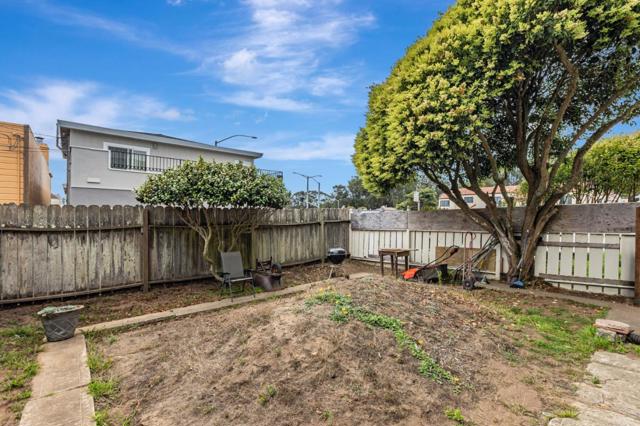 1101 Sloat Boulevard, San Francisco CA: https://media.crmls.org/mediaz/cbde9966-09e1-46bc-995d-f9c2e99a8383.jpg