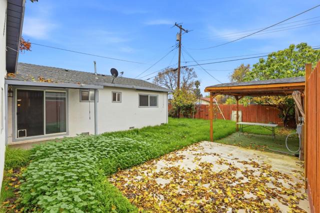 1336 Stephanie Avenue, Sacramento CA: https://media.crmls.org/mediaz/cbdecdb3-d5e1-4d28-91a8-67d3d4642604.jpg