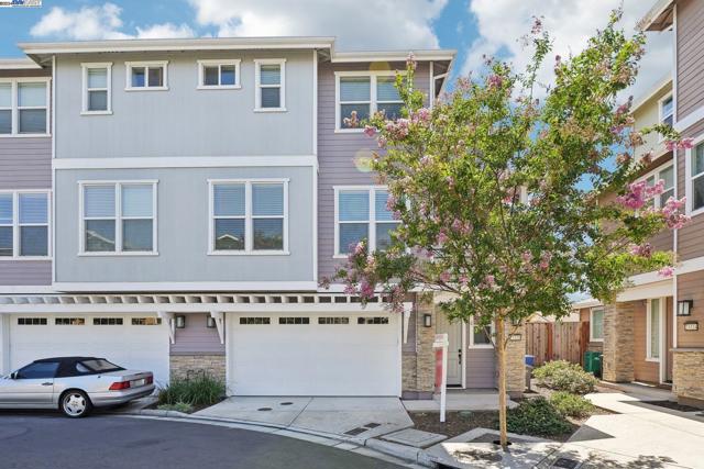 Image 2 of 45 For 23320 Wilmot Cir
