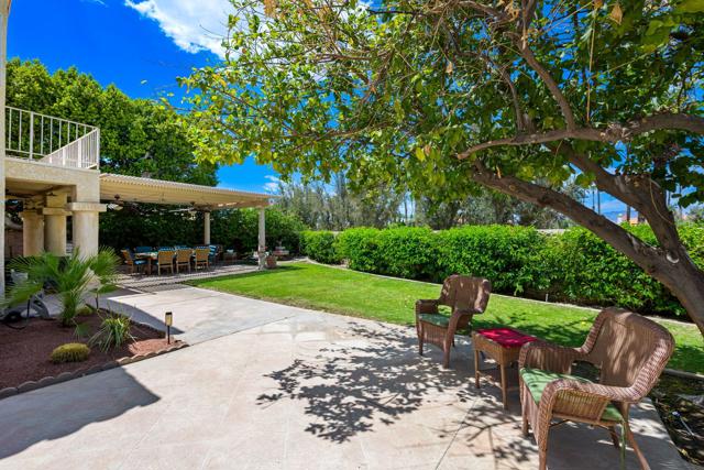 230 Augusta Drive, Palm Desert CA: https://media.crmls.org/mediaz/cbdf0fec-1893-4227-a1a6-3c148e8f81e6.jpg