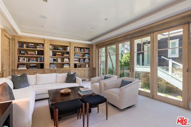 119 Malibu Colony Road, Malibu CA: https://media.crmls.org/mediaz/cbdf22f2-eaac-4c8e-bfbc-6e1f044aaf24.jpg
