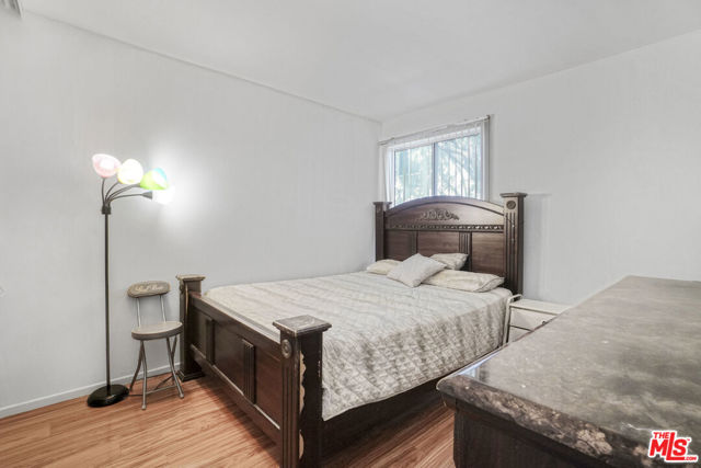 20134 Leadwell Street, Winnetka CA: https://media.crmls.org/mediaz/cbdf91a9-6f5a-4ef2-916a-1a3f192483d0.jpg