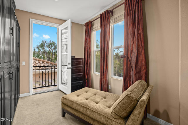 653 Milford Street, Los Angeles CA: https://media.crmls.org/mediaz/cbdfb412-56ed-4685-a378-9e1ecb666790.jpg