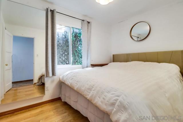 4053 55 Jewell St, San Diego CA: https://media.crmls.org/mediaz/cbdfbb15-a90a-4e64-917d-76a022273fee.jpg