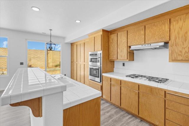 1233 Greenleaf Loop, Greenfield CA: https://media.crmls.org/mediaz/cbe149e6-e4ec-4a21-991c-551dbbaac7ca.jpg