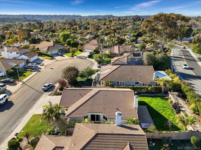 3356 Corte Tiburon, Carlsbad CA: https://media.crmls.org/mediaz/cbe14fcd-2bf3-4e9d-ae78-54b908027dbd.jpg