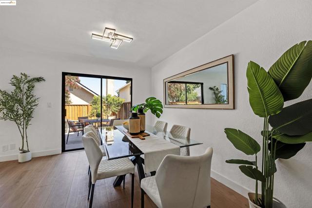 2863 El Capitan Dr, Pleasanton CA: https://media.crmls.org/mediaz/cbe27ffd-5627-4a3b-9586-a9caf8a4c93f.jpg