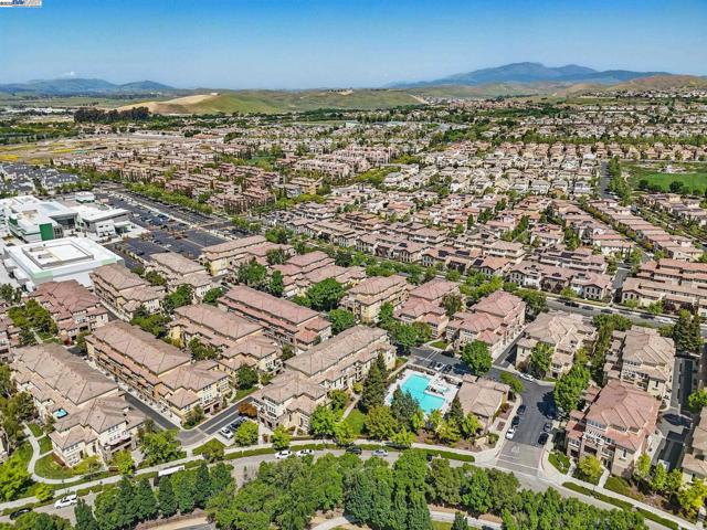 3328 Monaghan St, Dublin CA: https://media.crmls.org/mediaz/cbe2ebdd-5220-4a7a-b385-5380d3c55fcb.jpg