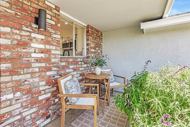 37972 Ballard Dr, Fremont CA: https://media.crmls.org/mediaz/cbe34427-0ef2-497f-a8d9-3a742f55dc40.jpg