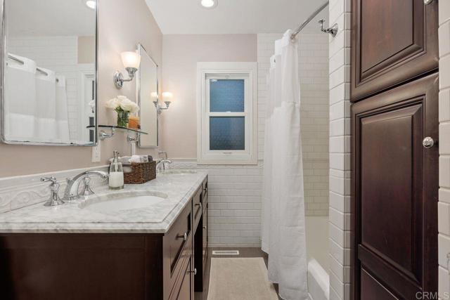 860 Nardo Road, Encinitas CA: https://media.crmls.org/mediaz/cbe38927-775b-4bc9-80ad-8680ef036856.jpg