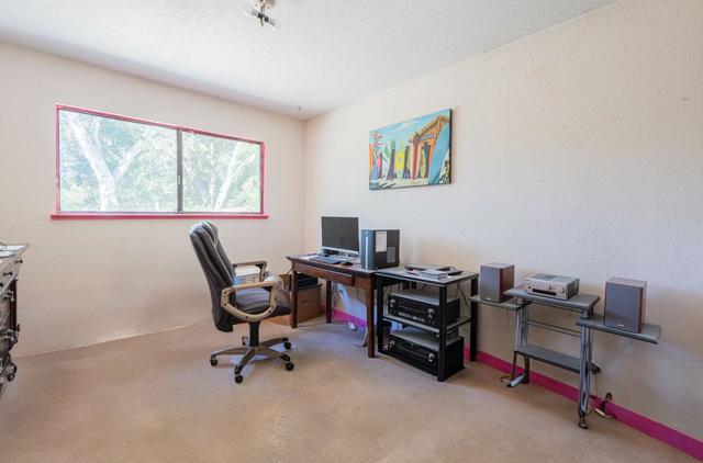 18105 Wylie Hill Lane, Prunedale CA: https://media.crmls.org/mediaz/cbe4bbad-b280-43df-9f8f-0d6416e3097d.jpg