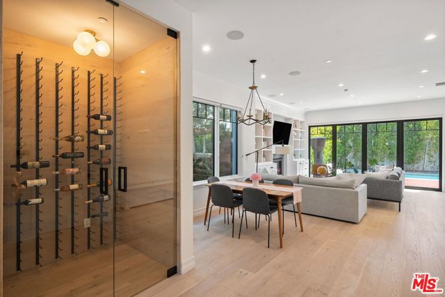 1086 Marco Place, Venice CA: https://media.crmls.org/mediaz/cbe59946-c2a3-4e9f-997c-5d6902b3c954.jpg