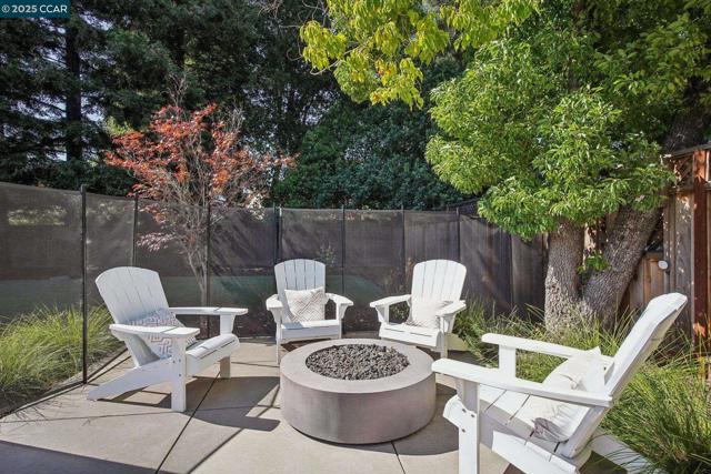 12994 Hawkins Dr, San Ramon CA: https://media.crmls.org/mediaz/cbe6c13c-717e-414b-8a57-d195b89b05e2.jpg