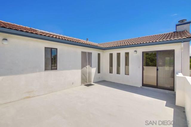 349 351 G Avenue, Coronado CA: https://media.crmls.org/mediaz/cbe6c490-70df-4e81-98c3-e7b762aa44e9.jpg