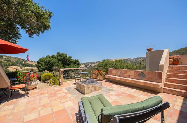 15847 Pleasant Valley Lane, Salinas CA: https://media.crmls.org/mediaz/cbe6e3cf-1b9b-4c5f-ac02-7c18c657153e.jpg