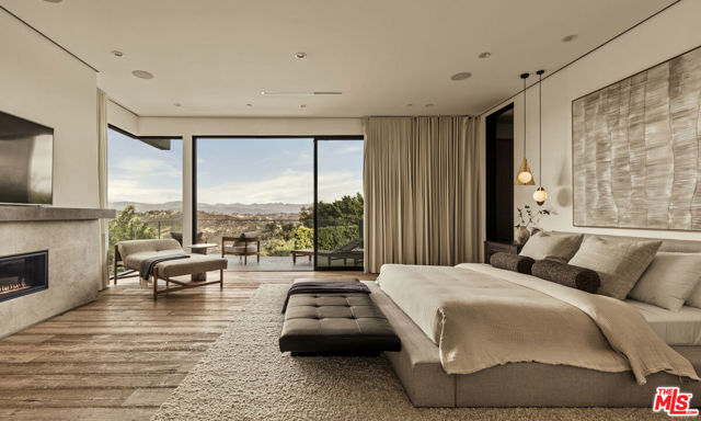 1632 Stradella Road, Los Angeles CA: https://media.crmls.org/mediaz/cbe7ae77-98c6-4602-b34f-6d8aa689cd91.jpg