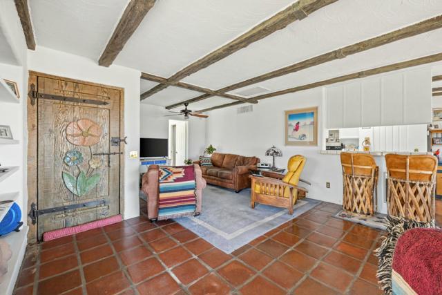 48600 Coyote Road, Palm Desert CA: https://media.crmls.org/mediaz/cbe7e5b2-4b22-4f2e-a172-23bb9e58e3f9.jpg