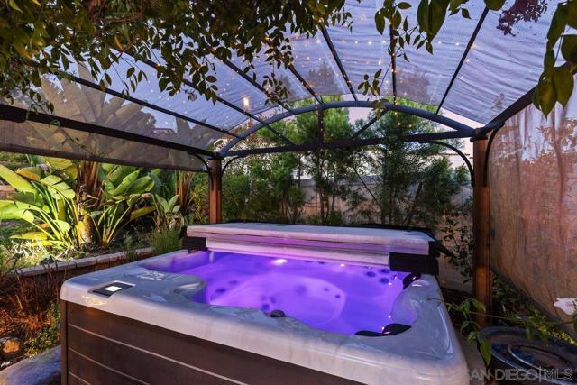 1217 Stockton Pl, Escondido CA: https://media.crmls.org/mediaz/cbe8c261-b3ae-4d63-8896-c800232dba8b.jpg