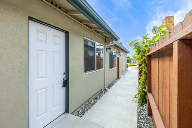 3248 Fitzgerald Circle, Marina CA: https://media.crmls.org/mediaz/cbea9b61-15d5-4dcf-9fa3-db93967a680b.jpg