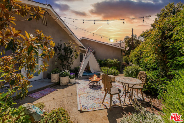 1009 Jeannette Avenue, Thousand Oaks CA: https://media.crmls.org/mediaz/cbeae97a-1cec-4b4b-8666-107ecac62090.jpg