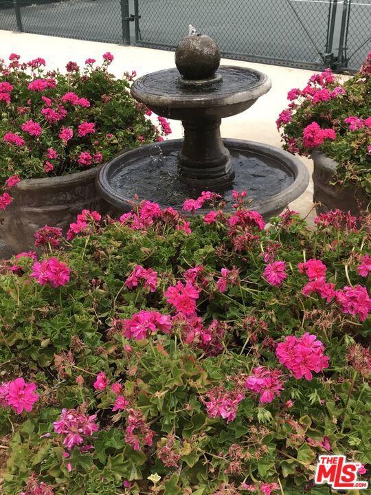 23901 Civic Center Way, Malibu CA: https://media.crmls.org/mediaz/cbeb2af7-02ab-4d6d-80e2-194083f5286f.jpg