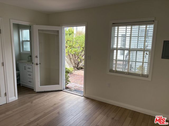 10514 Rochester Avenue, Los Angeles CA: https://media.crmls.org/mediaz/cbeb463f-4a4c-4ae2-a23e-89b97334fd32.jpg