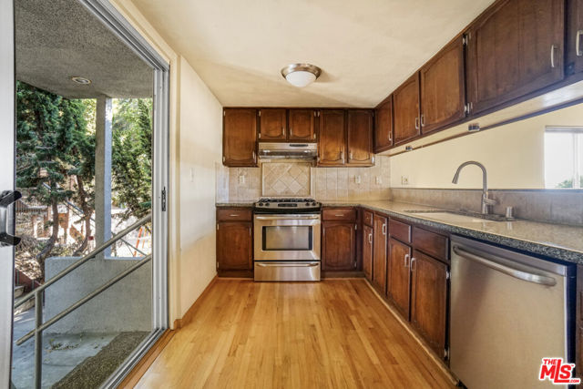 364 Pershing Drive, Playa del Rey CA: https://media.crmls.org/mediaz/cbecbaac-ed7c-4f89-8202-73afefb9bbb2.jpg