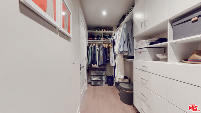 1400 N Fuller Avenue, Los Angeles CA: https://media.crmls.org/mediaz/cbecc98a-58ba-496d-9d12-6f675b0f5c85.jpg