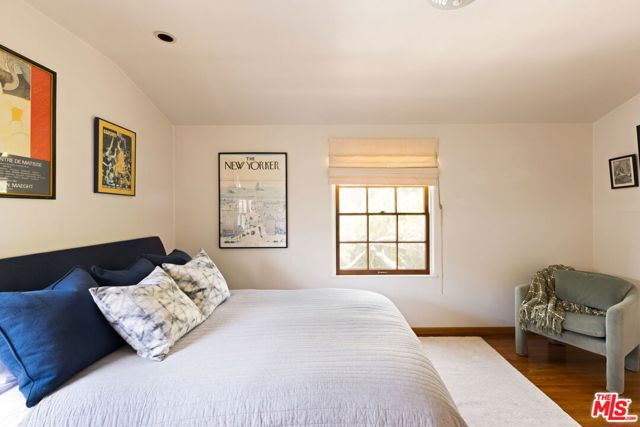 306 AMALFI Drive, Santa Monica CA: https://media.crmls.org/mediaz/cbed315e-65a2-4da7-a519-01a2ba033438.jpg