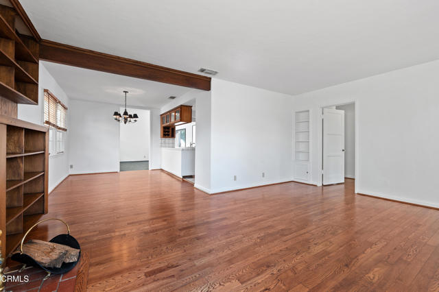 Detail Gallery Image 7 of 35 For 4920 Nagle Ave, Sherman Oaks,  CA 91423 - 3 Beds | 2 Baths