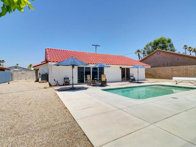 27420 Avenida Quintana, Cathedral City CA: https://media.crmls.org/mediaz/cbee4c6a-f020-4a8b-8267-b605b1514121.jpg