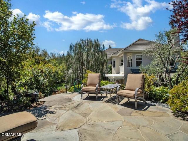 5455 Via Olas, Newbury Park CA: https://media.crmls.org/mediaz/cbeec31f-3c56-48ac-83a7-97c5b90f4a34.jpg