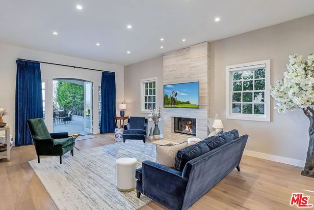 2322 Canyonback Road, Los Angeles CA: https://media.crmls.org/mediaz/cbefdb95-74df-4083-944c-8eb7dba0ca77.jpg
