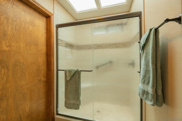 39470 Lake Dr, Big Bear CA: https://media.crmls.org/mediaz/cbf0654a-1d2c-41db-af74-28819ea3884d.jpg