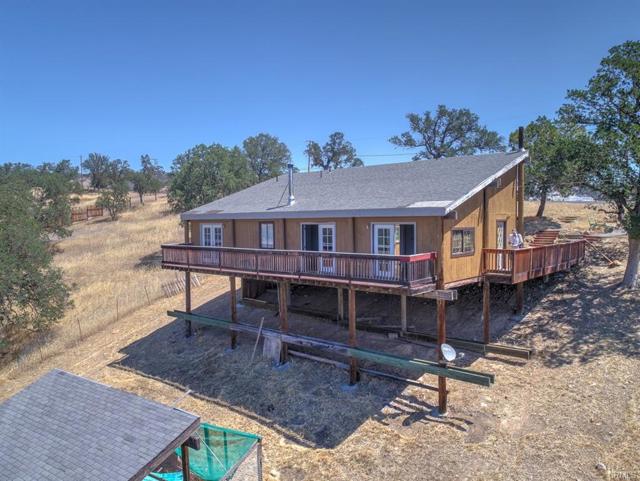 2399 Indian Hill Road, Clearlake Oaks CA: https://media.crmls.org/mediaz/cbf113bb-7f1d-47a5-89cc-24561185df9b.jpg