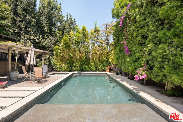 1421 Edgecliffe Drive, Los Angeles CA: https://media.crmls.org/mediaz/cbf1310f-e53a-4d6e-a88e-e65ccbfcfdbd.jpg