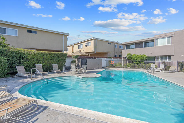 18134 Killion Street, Tarzana CA: https://media.crmls.org/mediaz/cbf2c120-d071-4910-b2c0-faa38ec7db18.jpg