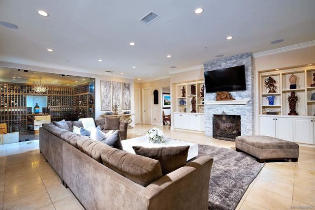 18092 Lago Vista, Rancho Santa Fe CA: https://media.crmls.org/mediaz/cbf4348b-0029-49db-b066-60769c2e3fd4.jpg