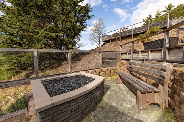 674 Corona Dr, Pacifica CA: https://media.crmls.org/mediaz/cbf44bcd-5b5a-440b-baeb-3b5e6cbf6cd7.jpg