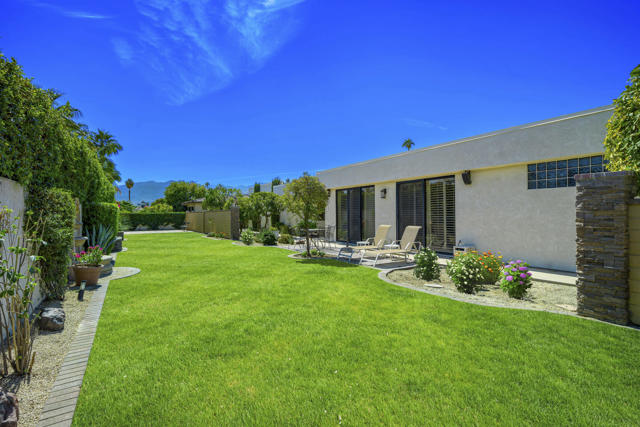 66 Dartmouth Drive, Rancho Mirage CA: https://media.crmls.org/mediaz/cbf4aee2-487f-4ca8-878a-20ab4601b211.jpg