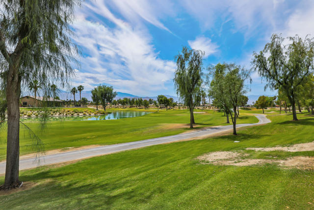 81083 Avenida Tres Lagunas, Indio CA: https://media.crmls.org/mediaz/cbf55a84-c6ae-49b2-a78f-51435ec6c960.jpg