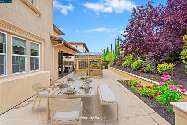 19 Baltana Place, Danville CA: https://media.crmls.org/mediaz/cbf56132-99a4-4fab-b7d8-7f4eeda3287b.jpg