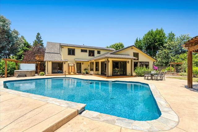 21400 Tierra Grande Court, San Jose CA: https://media.crmls.org/mediaz/cbf56a73-8f23-4e11-838a-ba8442d9516d.jpg