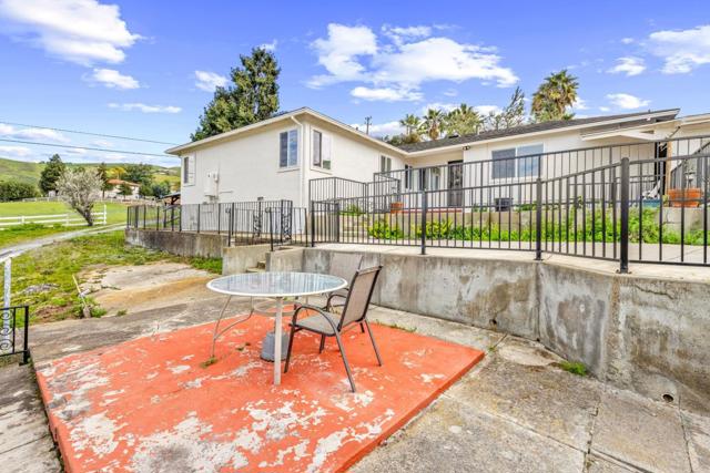 2363 Pleasant Acres Drive, San Jose CA: https://media.crmls.org/mediaz/cbf5932b-e70f-498a-a09c-4518c91230db.jpg