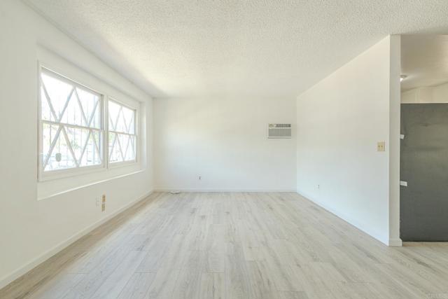 Detail Gallery Image 9 of 34 For 4108 Aragon Dr, San Diego,  CA 92115 - 3 Beds | 1/1 Baths