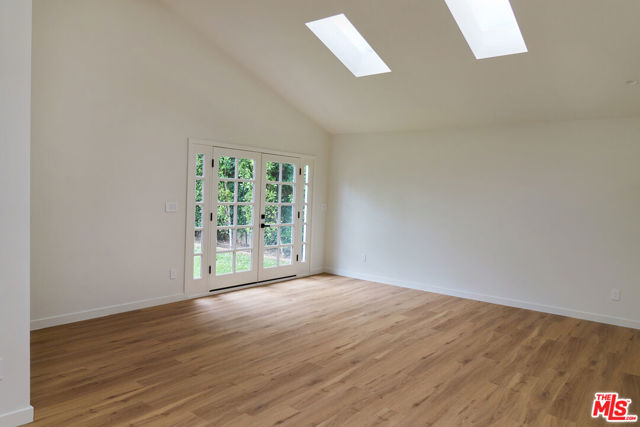 5 Bed Home for Sale in Los Angeles, California