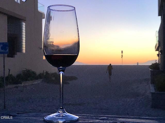 3500 Ocean Drive, Oxnard CA: https://media.crmls.org/mediaz/cbf69bab-52de-466e-9601-6c9297500275.jpg