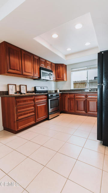 1020 Dunes Street, Oxnard CA: https://media.crmls.org/mediaz/cbf70cd8-f5fe-409b-b4f3-581b5e2d39e4.jpg