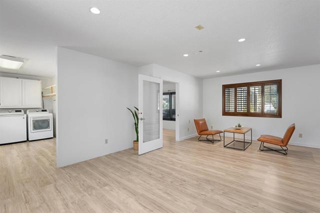1722 Tierra Libertia Rd, Escondido CA: https://media.crmls.org/mediaz/cbf712a4-2f84-4b1a-bf6e-5926673e0fc9.jpg