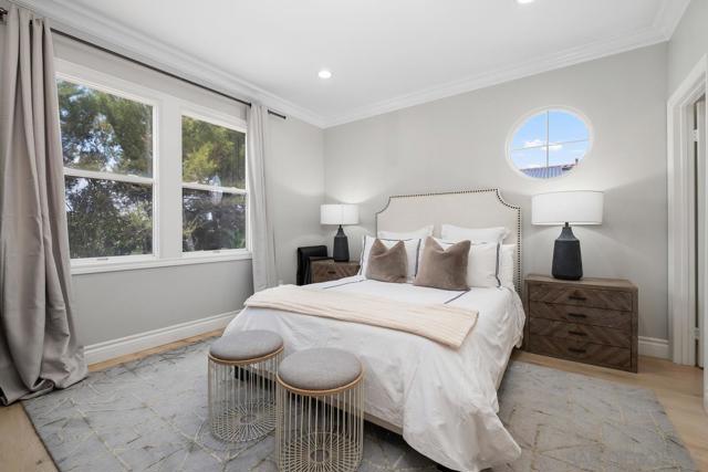 50 Whitehall, Newport Beach CA: https://media.crmls.org/mediaz/cbf7a5bb-4cd1-4b57-b371-3a9e59188894.jpg